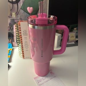 Stanley X Starbucks WinterPink Limited Edition